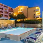 Lovely Apartment In Makarska Apartment Makarska
